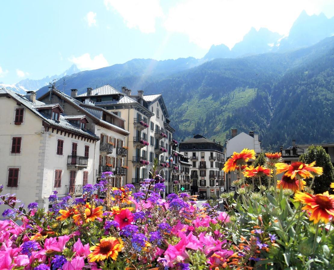 Vue Brevent Sublime En Centre Ville Avec Parking Prive Chamonix Exterior photo