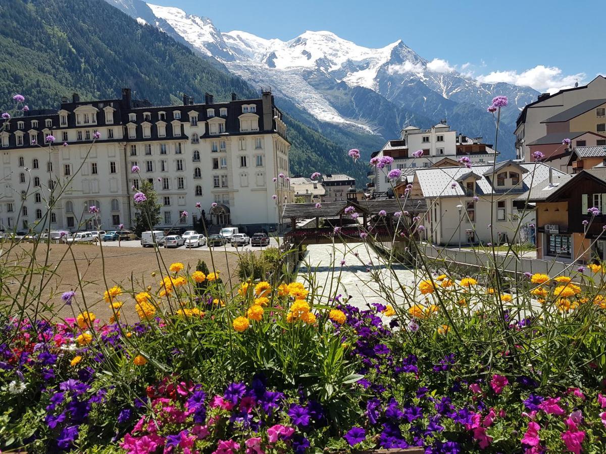 Vue Brevent Sublime En Centre Ville Avec Parking Prive Chamonix Exterior photo